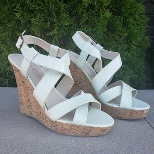 NEW Colin Stuart Strappy Buckle Wedge Sandals 8